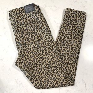 Levi’s High Rise Leopard Print Skinny “Jean” Sz 31